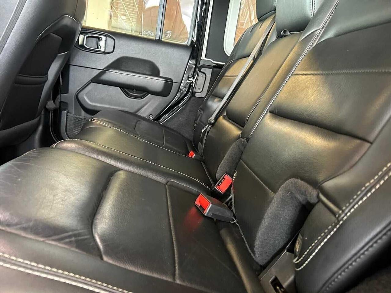 Jeep Jeep Wrangler usata, con 8 altoparlanti