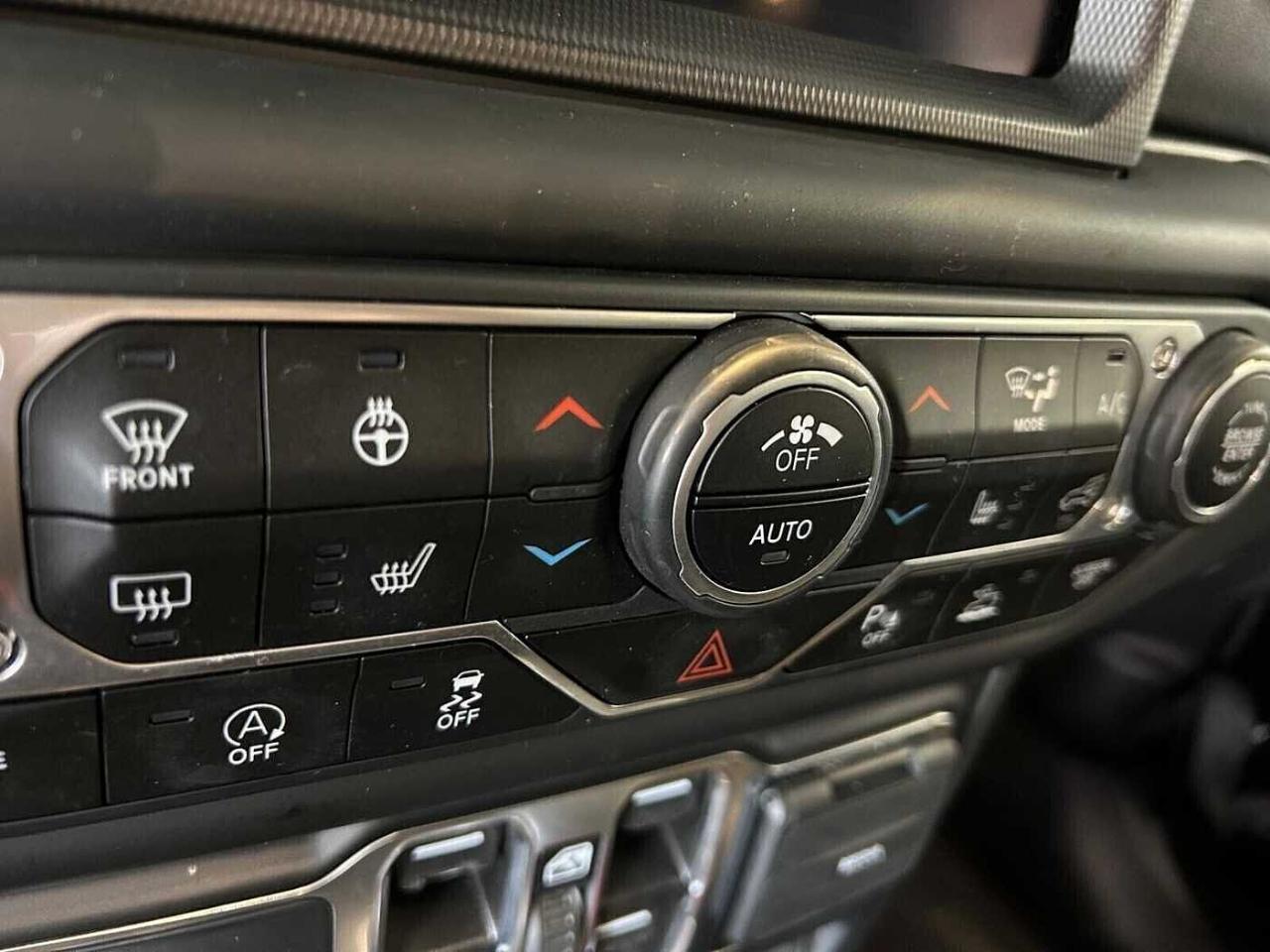 Jeep Jeep Wrangler usata, con cover ruota scorta