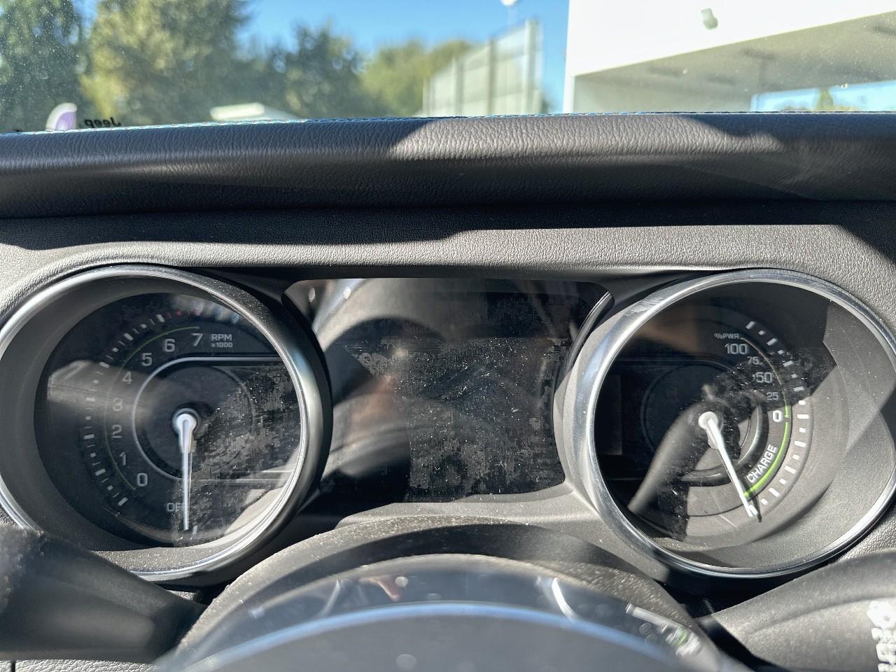 Jeep Jeep Wrangler usata, con 7,00 display multifunzionale pannello strumenti 1, 17,8 e controllo con rullo, 8,40 display multifunzionale touch screen, plancia centrale 1, 21,3, fisso e no