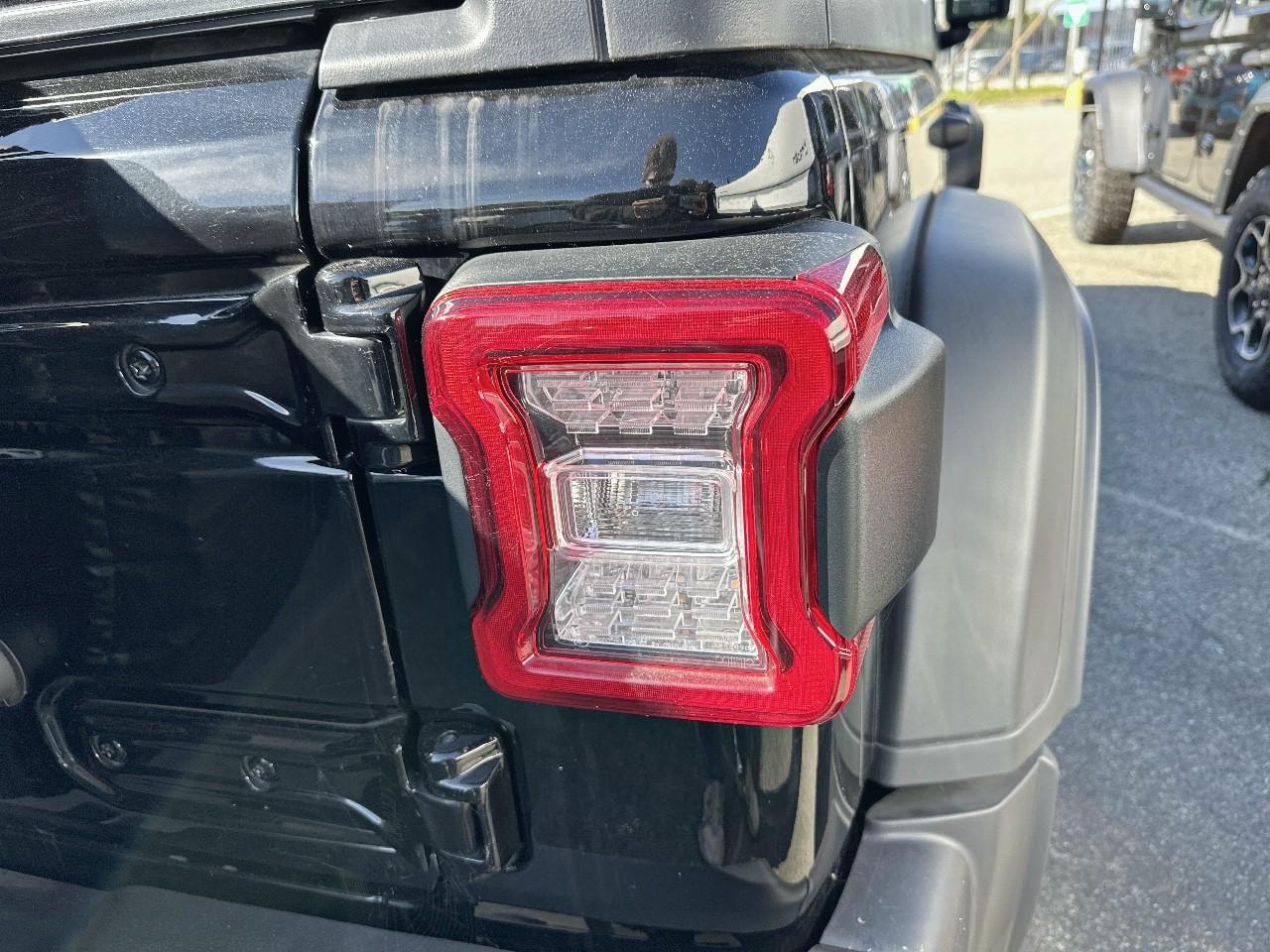 Jeep Jeep Wrangler usata, con alzacristalli elettrici anteriori , numero ad impulso 2, alzacristalli elettrici posteriori