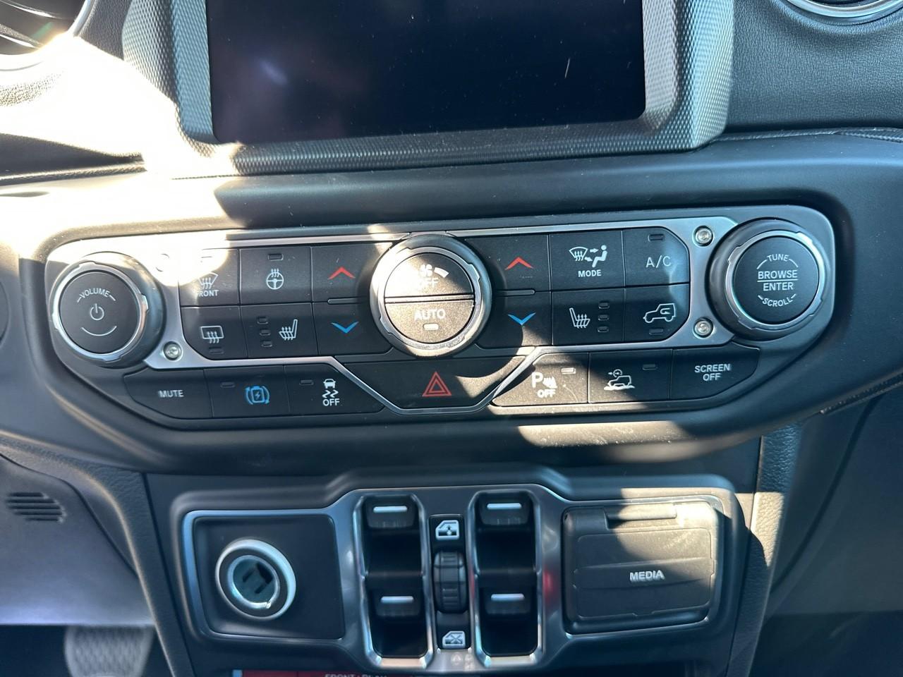 Jeep Jeep Wrangler usata, con airbag anteriore conducente intelligente, airbag anteriore passeggero intelligente con interrutore di disattivazione