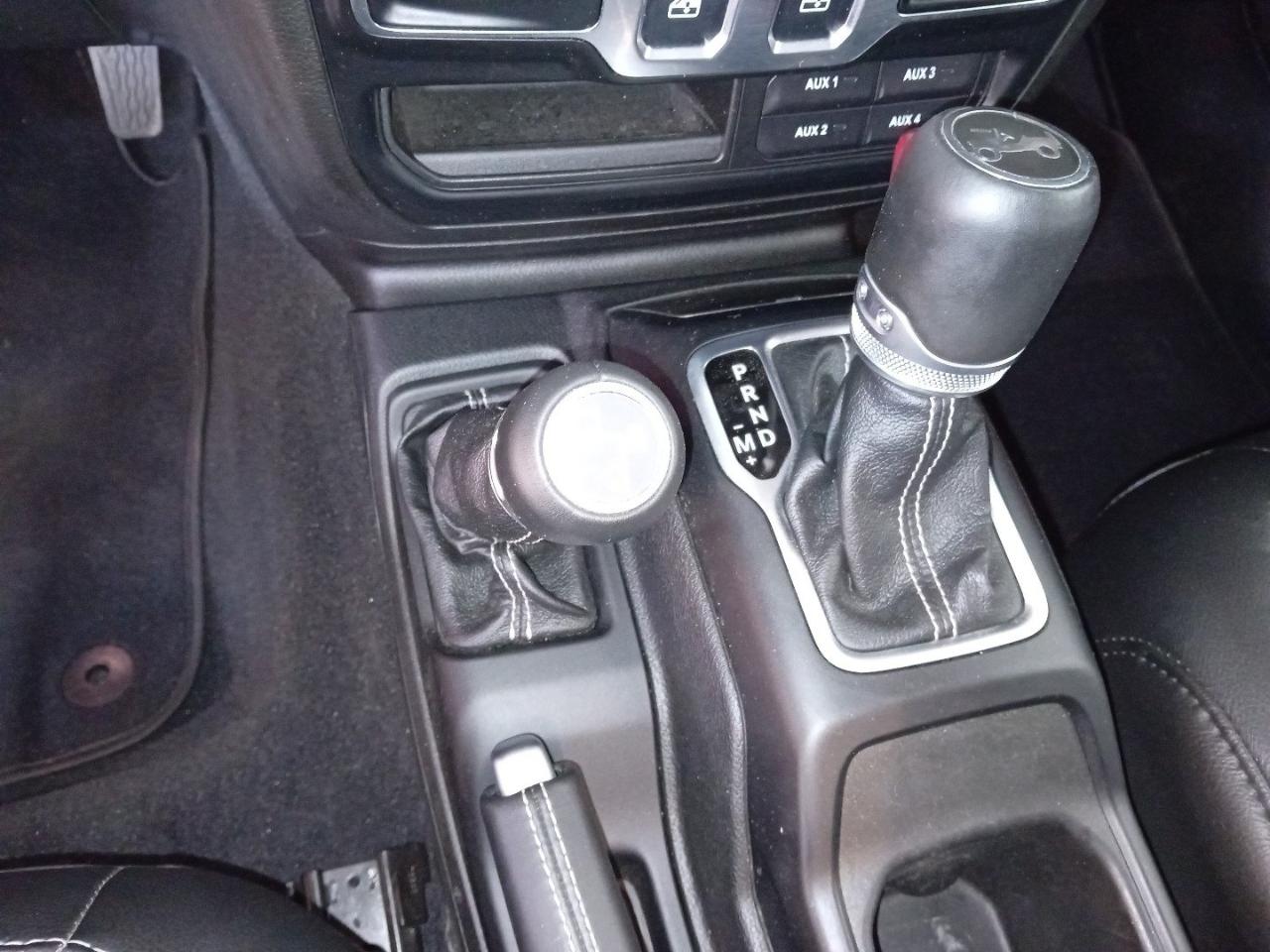 Jeep Jeep Wrangler usata, con luci diurne