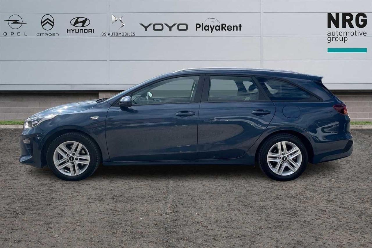 Kia Kia Ceed usata, con barre longitudinali al tetto