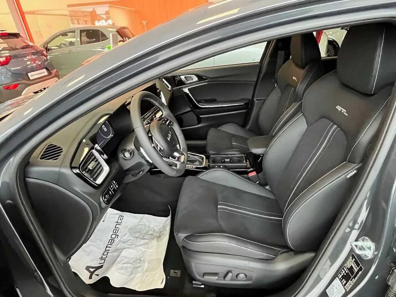 Kia Kia Ceed usata, con allestimento interno: alcantara