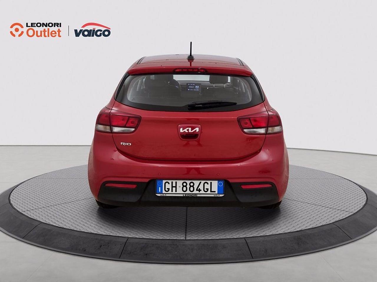 Kia Kia Rio usata, con antenna shark fin
