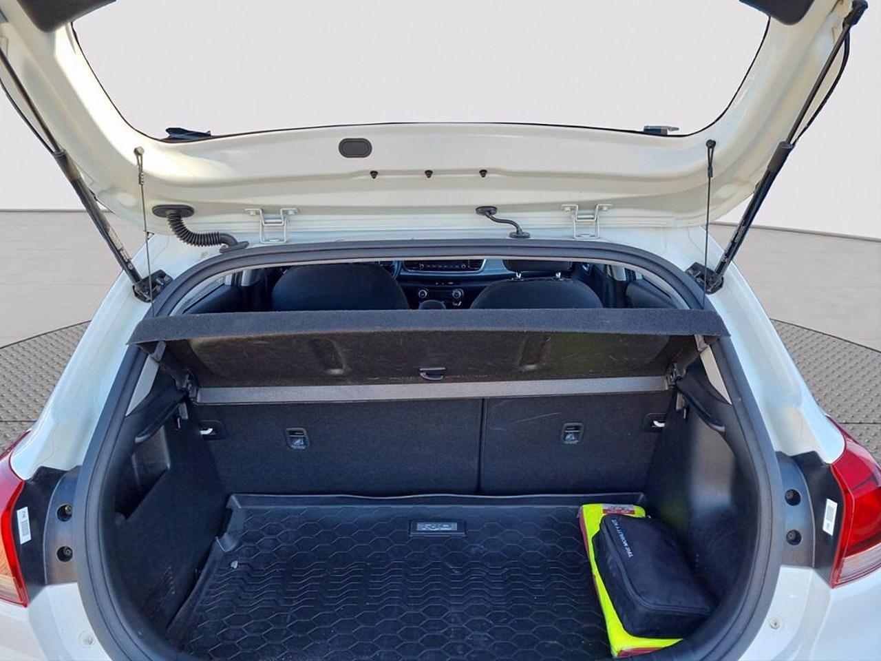 Kia Kia Rio usata, con 4 cilindri