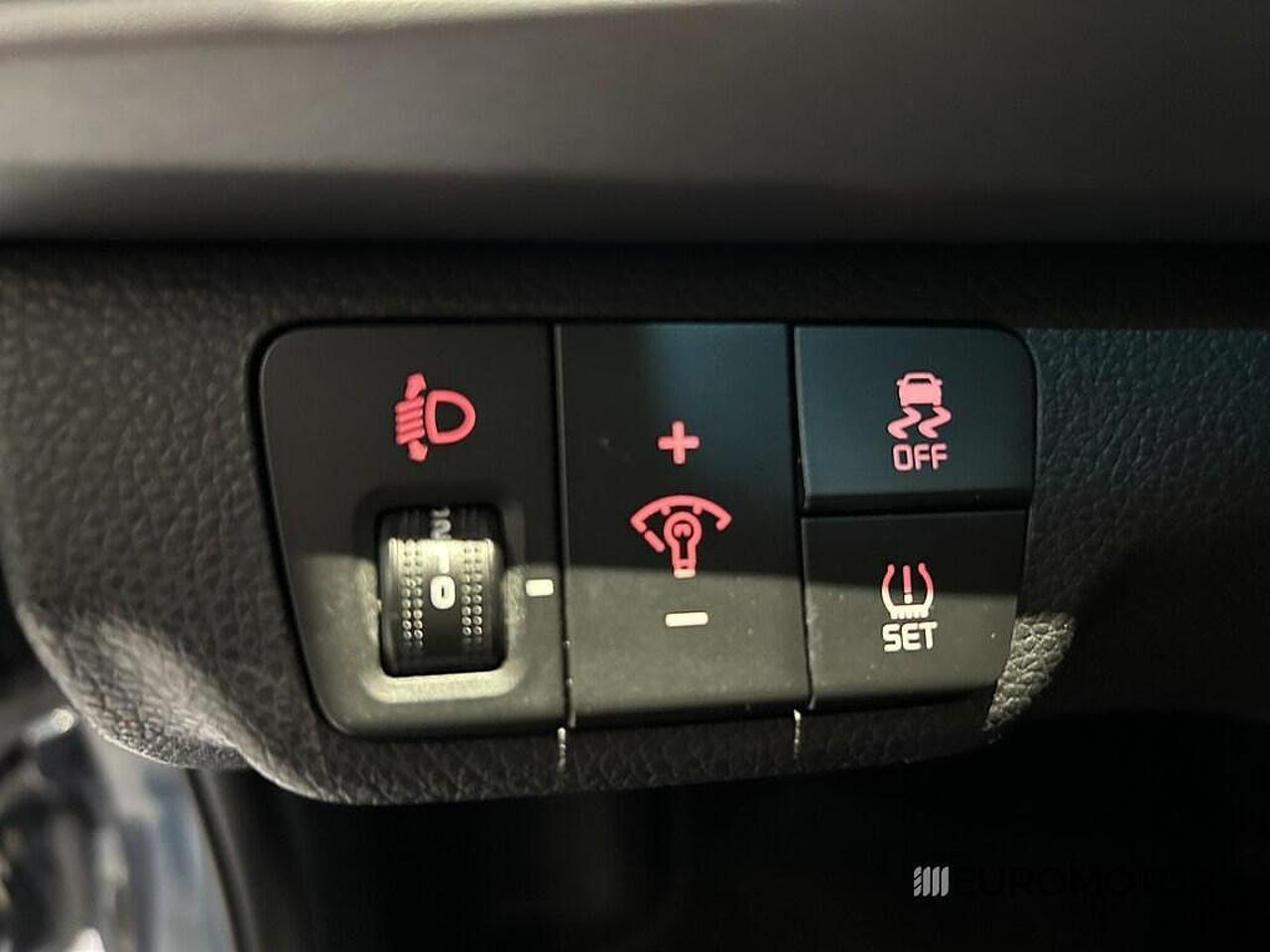 Kia Kia Rio usata, con luci diurne a led