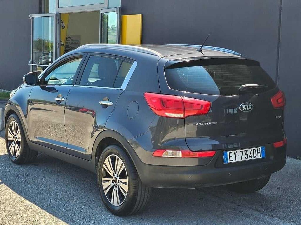 Kia Kia Sportage usata, con barre longitudinali al tetto