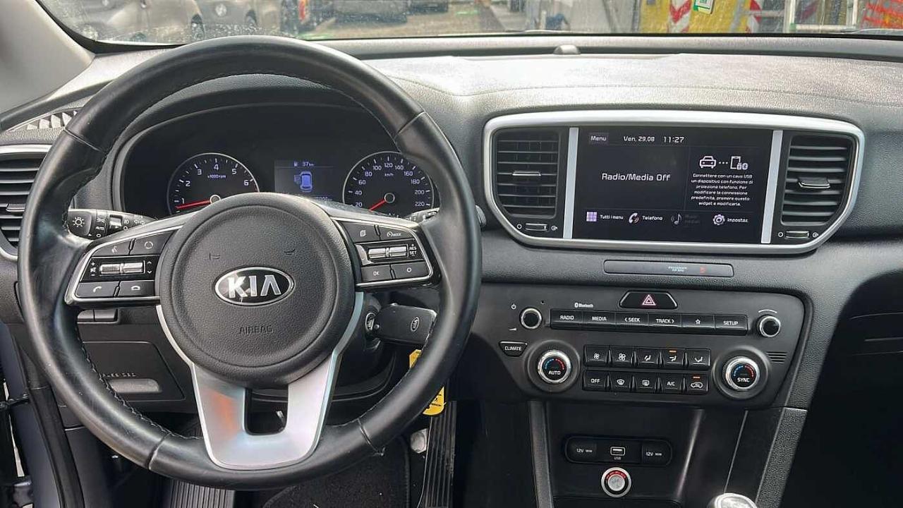 Kia Kia Sportage usata, con barre longitudinali al tetto