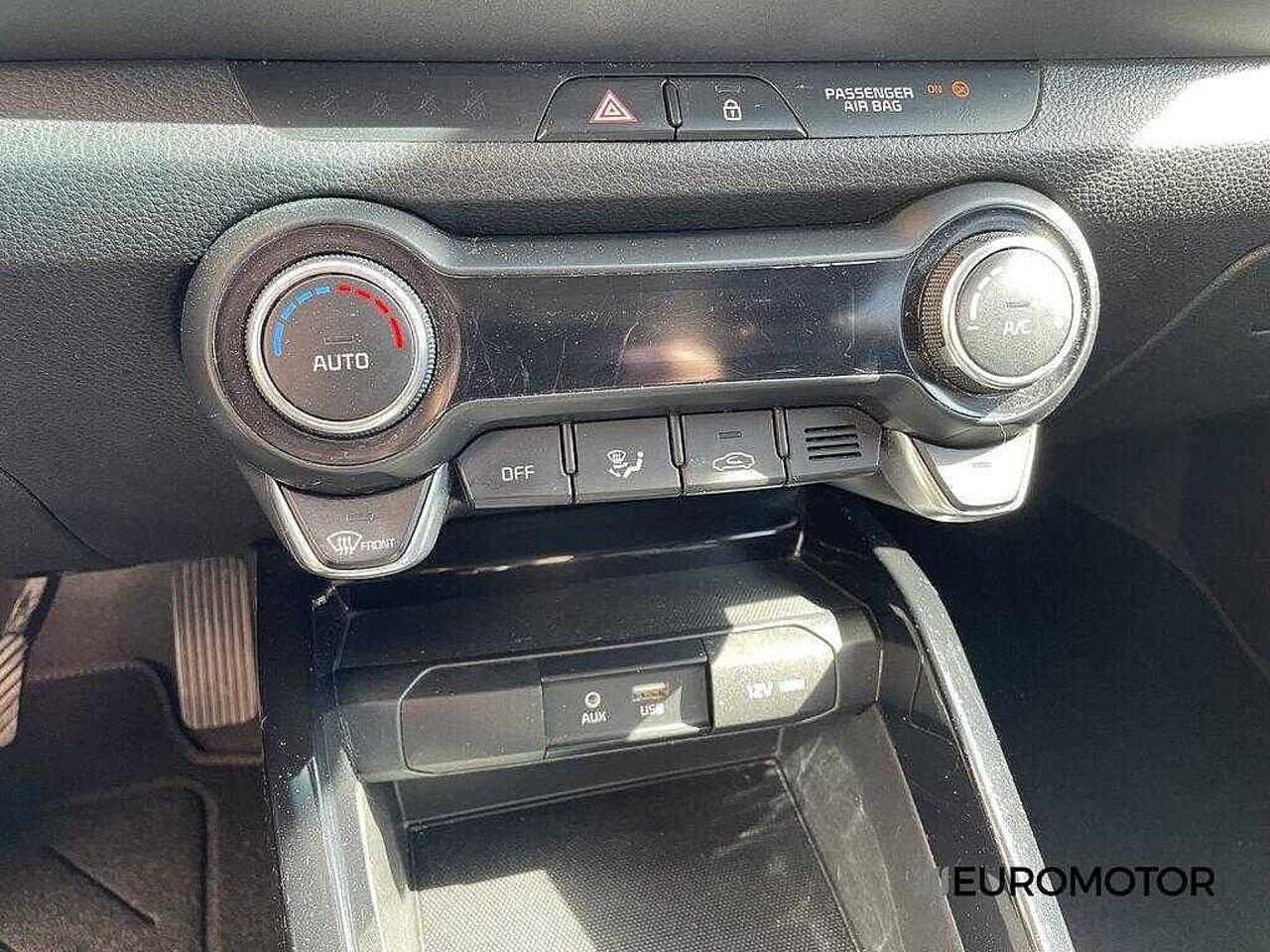 Kia Kia Stonic usata, con bracciolo porta oggetti