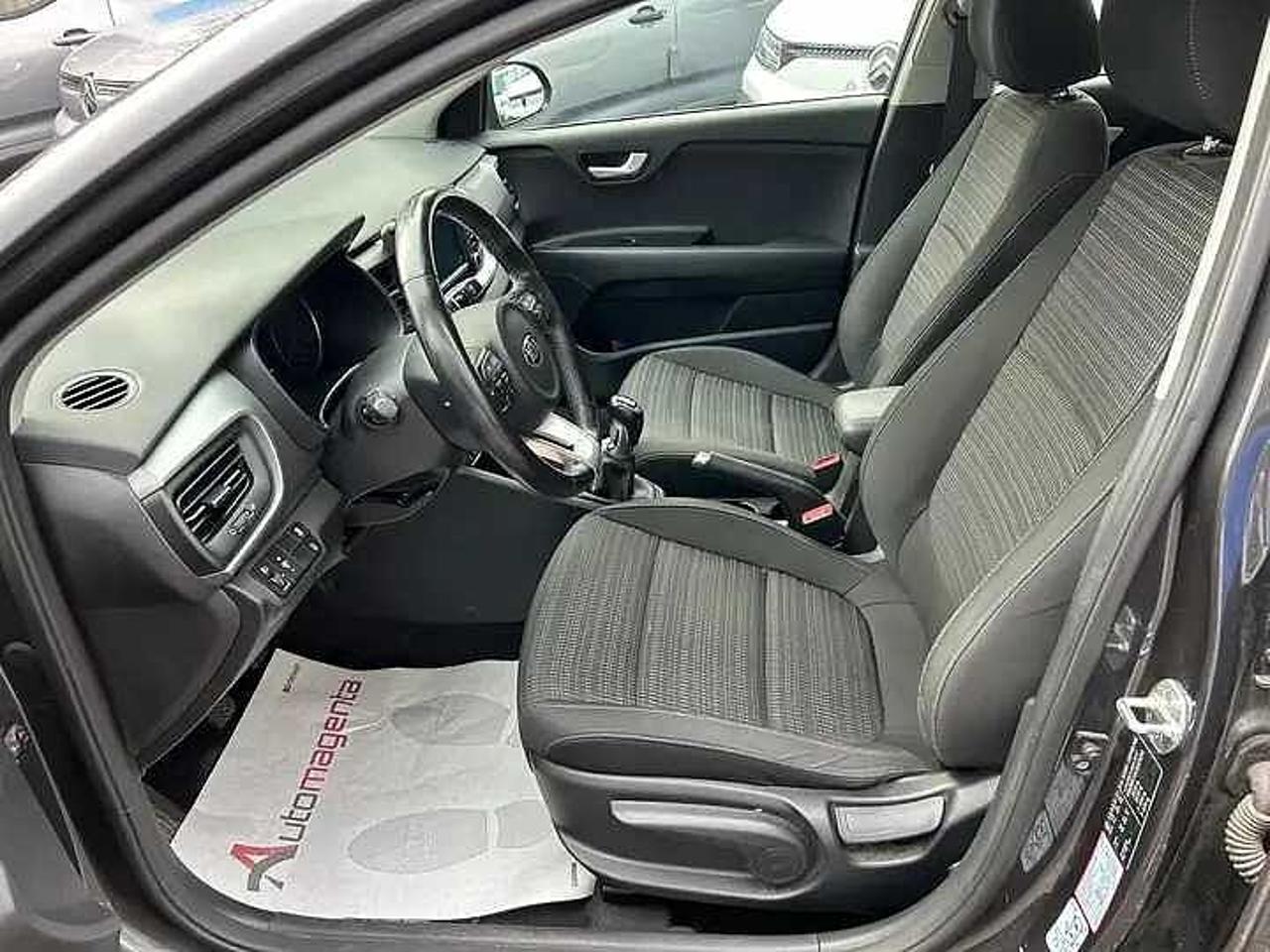 Kia Kia Stonic usata, con 4 speakers + 2 tweeters