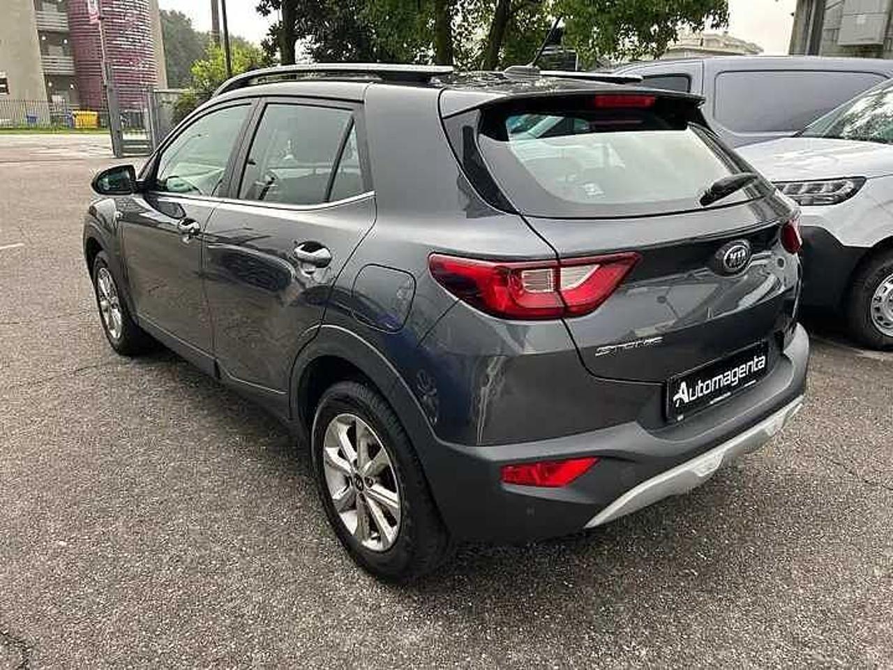 Kia Kia Stonic usata, con airbag frontali, anteriori e posteriori a tendina e laterali anteriori
