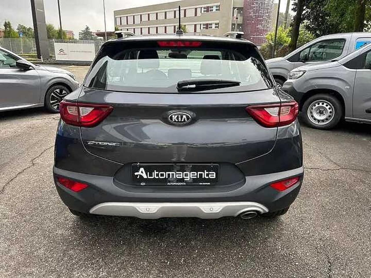 Kia Kia Stonic usata, con aletta parasole con specchio di cortesia illuminato