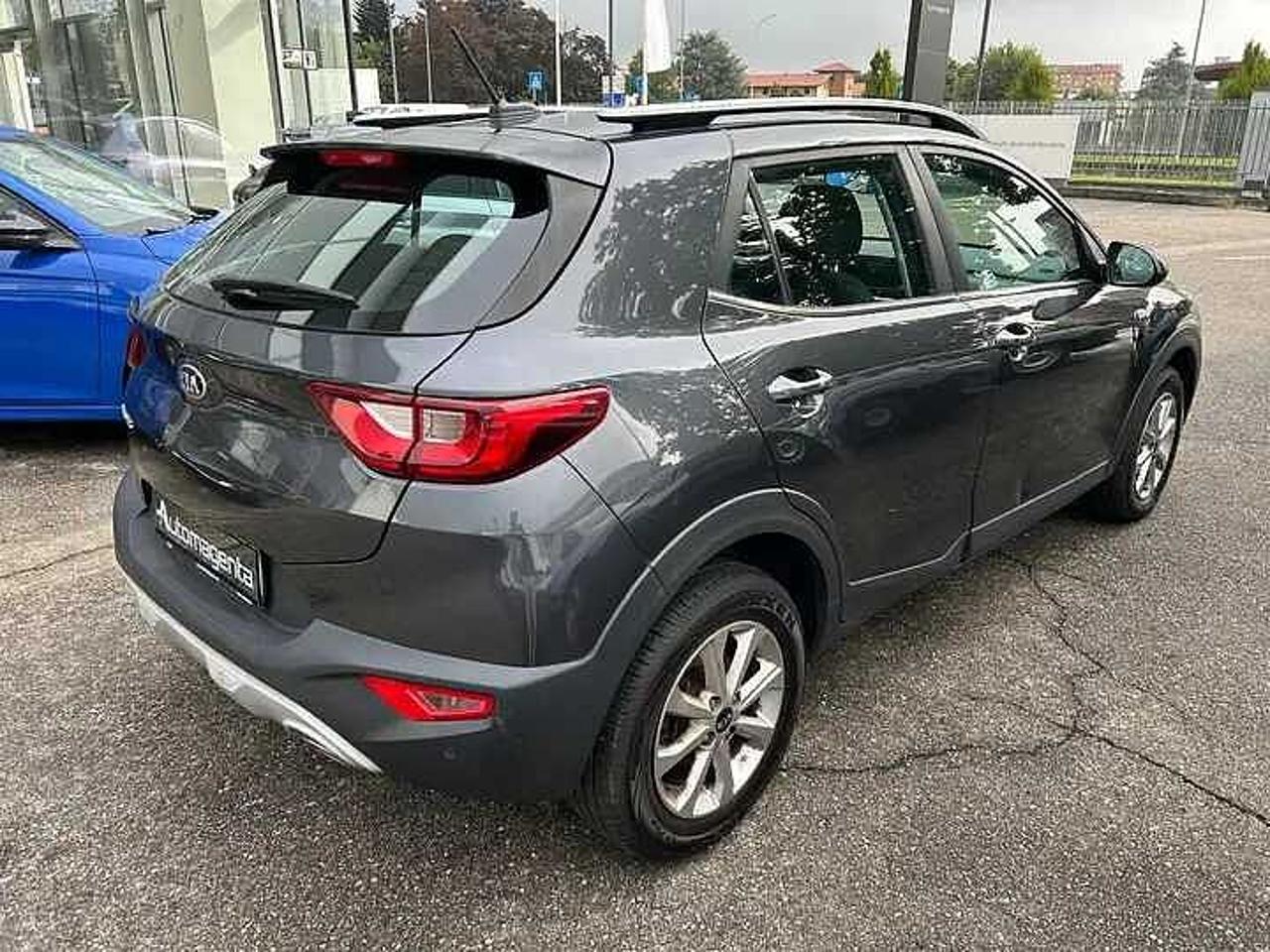 Kia Kia Stonic usata, con alzacristalli elettrici anteriori e posteriori (auto up/down e safety su lato guida)
