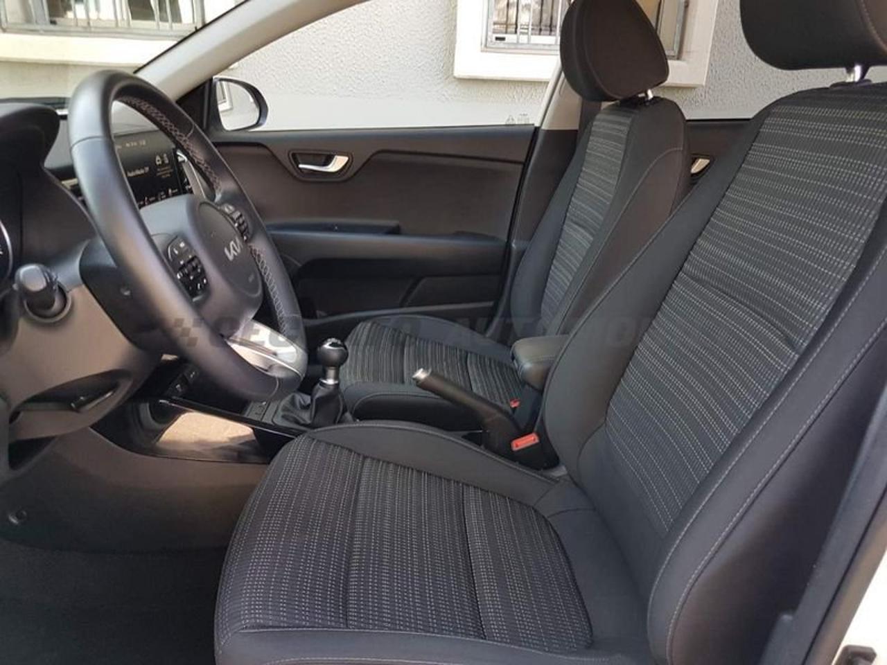 Kia Kia Stonic usata, con cerchi in lega