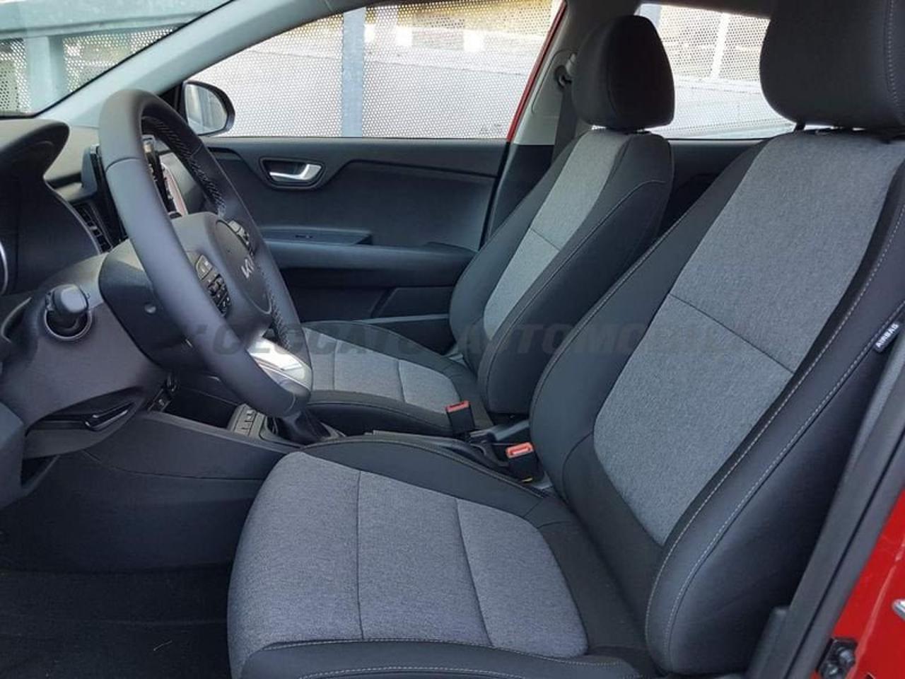 Kia Kia Stonic usata, con cerchi in lega