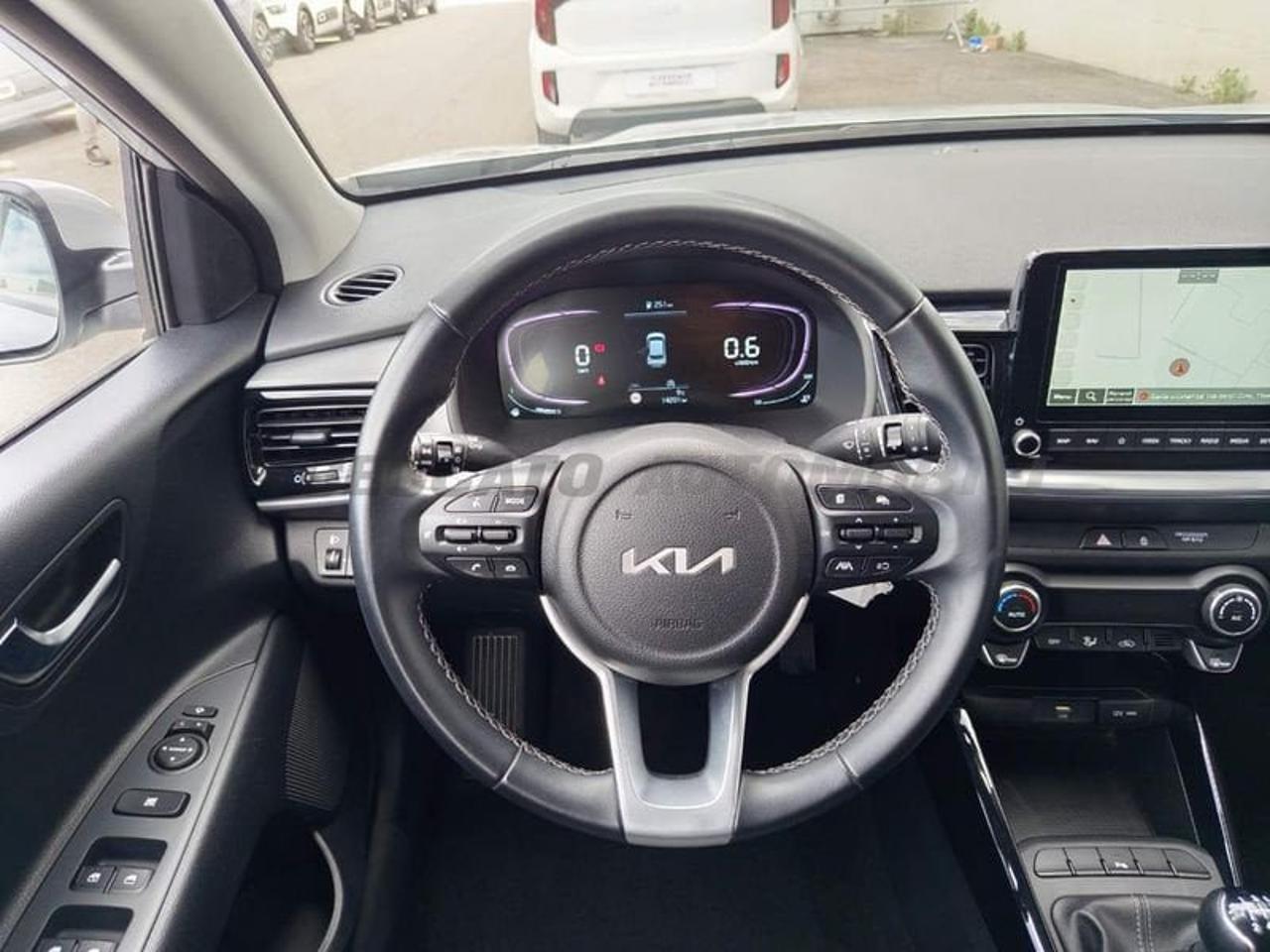 Kia Kia Stonic usata 13