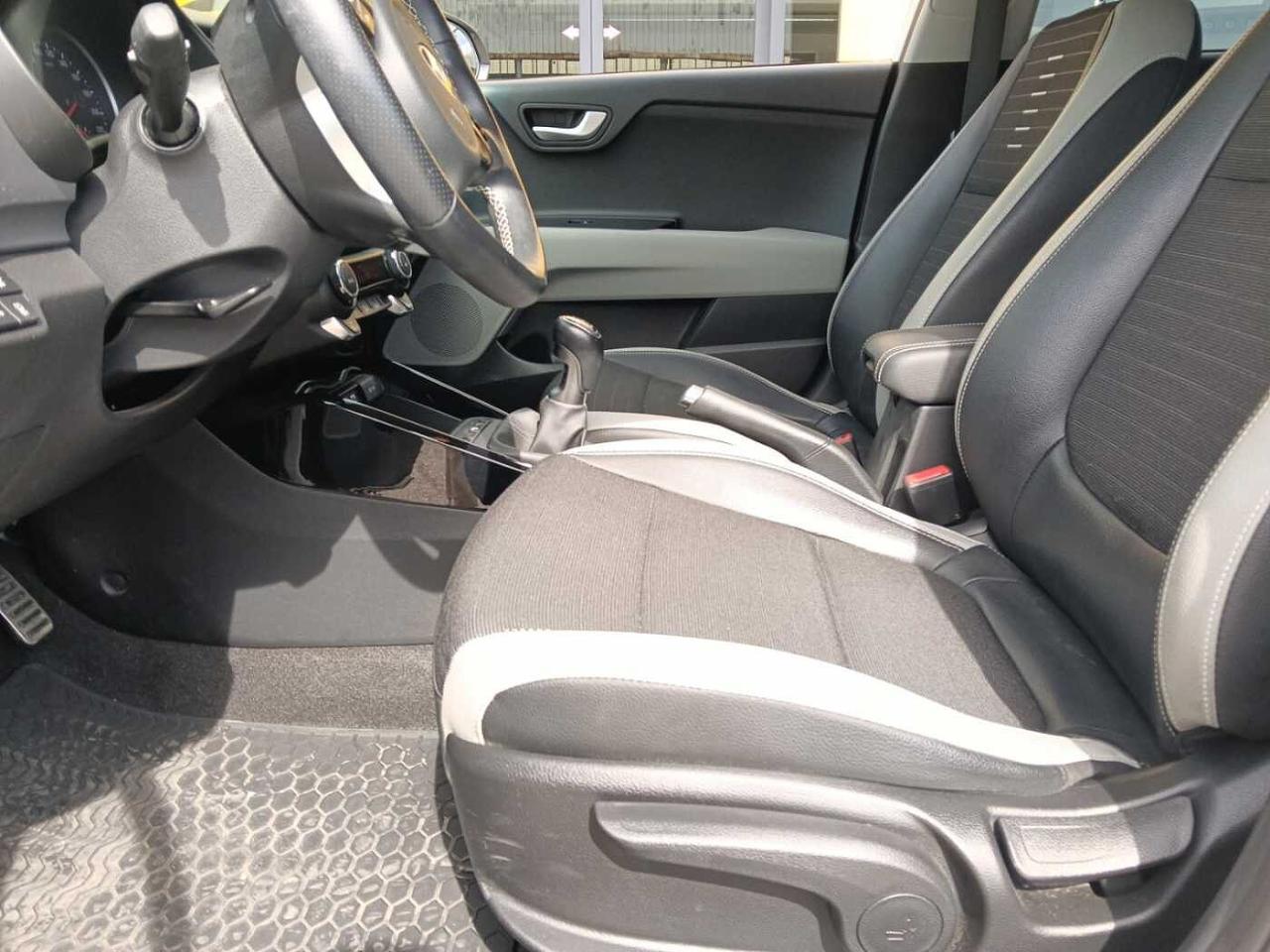 Kia Kia Stonic usata 8