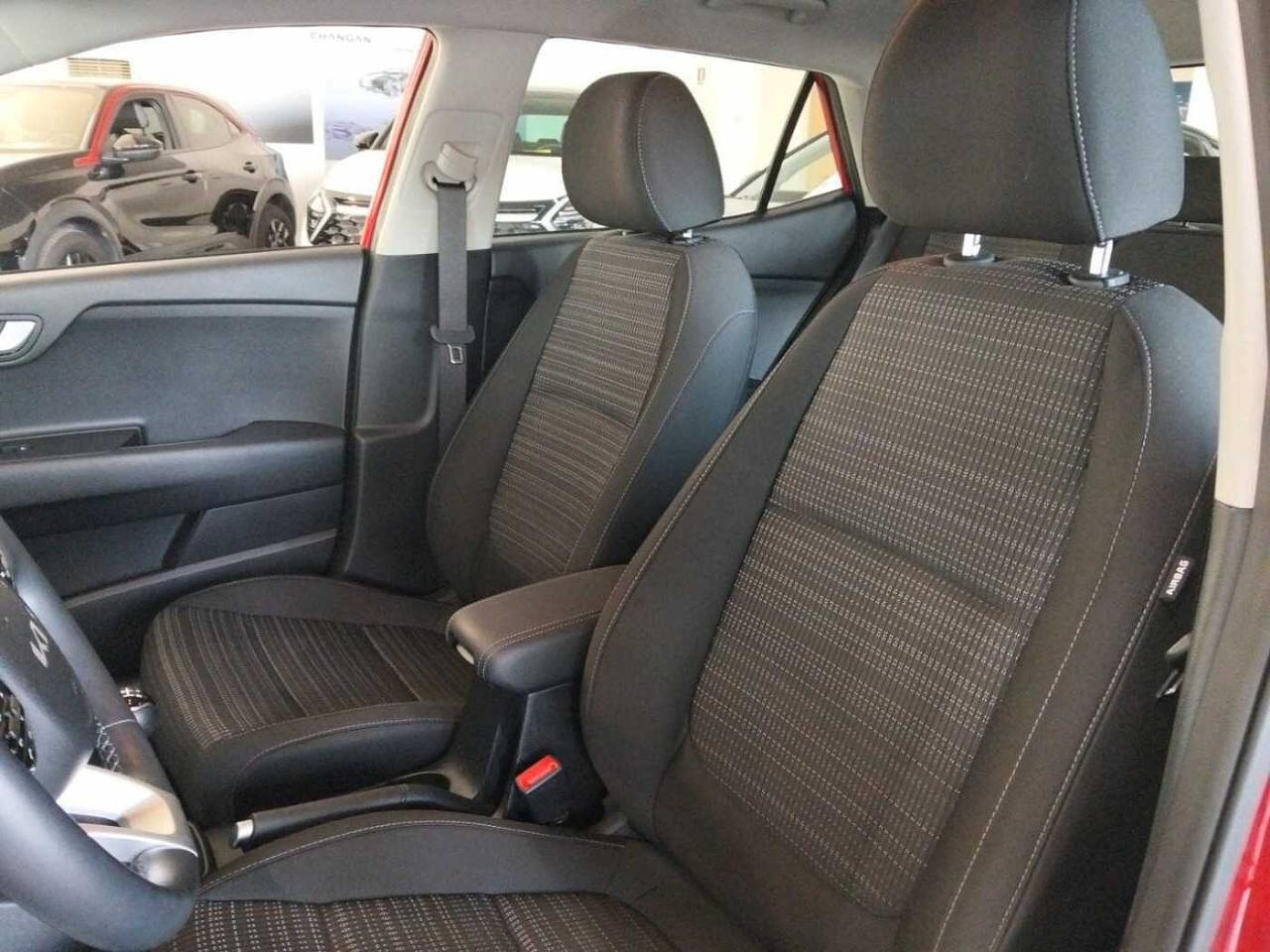 Kia Kia Stonic usata 8
