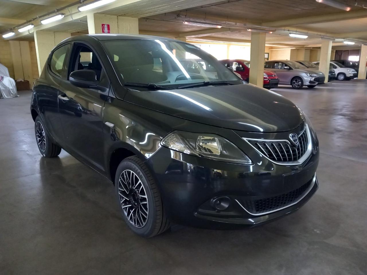 lancia ypsilon ypsilon nuova my24 402 ecochic gpl1.2 usata