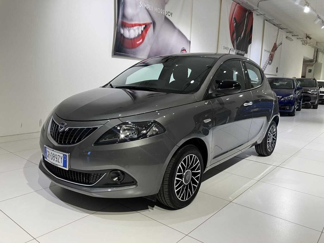 lancia ypsilon ypsilon 1.0 firefly 5 porte ss hybryd gold usata