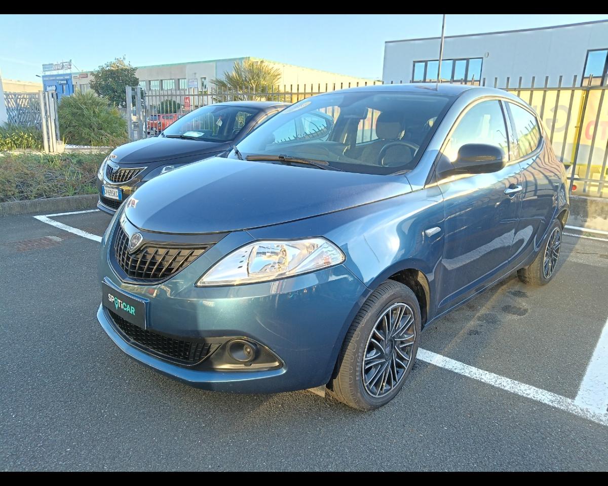 lancia ypsilon ypsilon iii 2021 1.0 firefly hybrid platino s and s 70cv usata