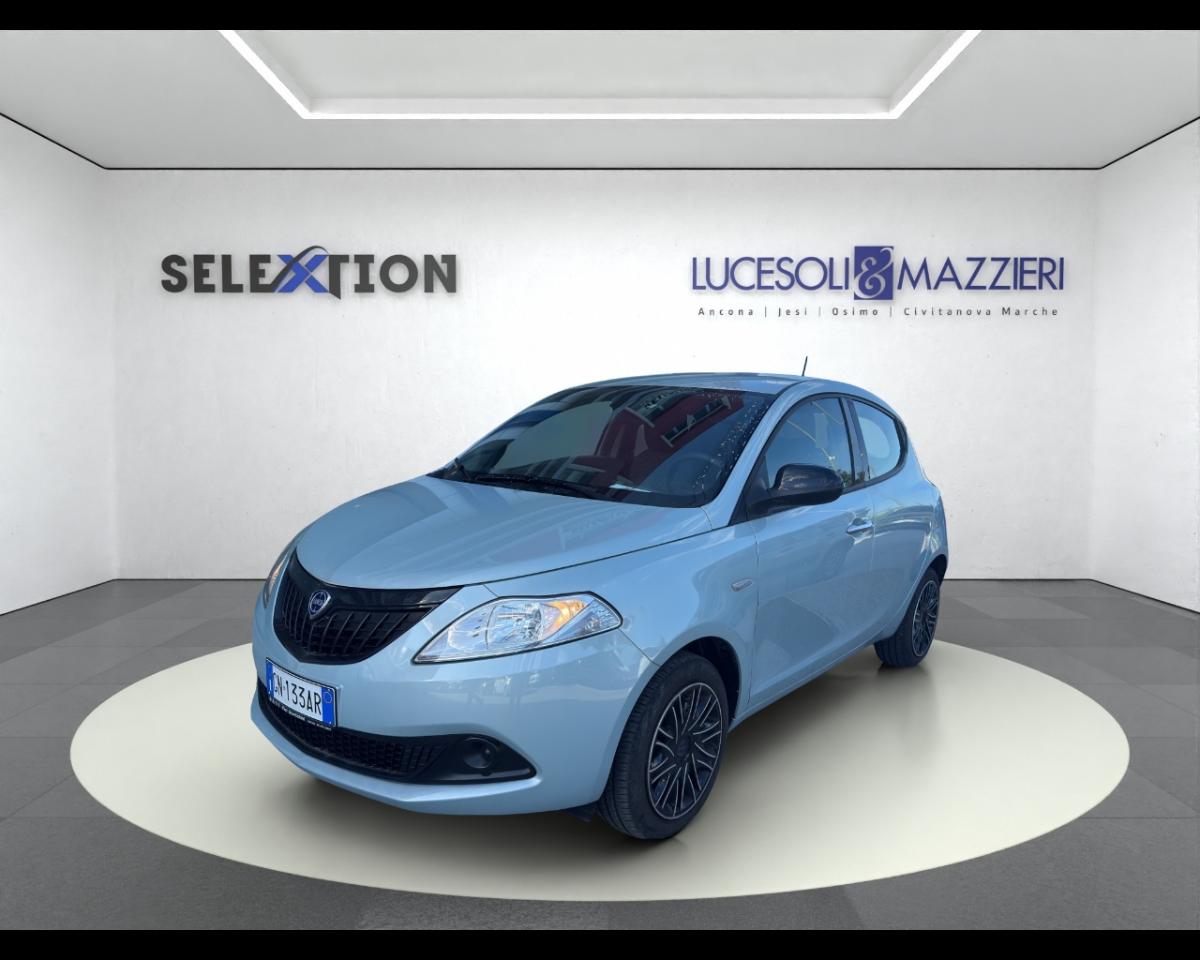 lancia ypsilon ypsilon 3� serie 1.0 firefly 5 porte s and s hybrid silver usata