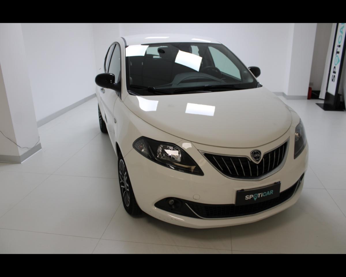 lancia ypsilon ypsilon 3� serie 1.0 firefly 5 porte s and s hybrid platin usata