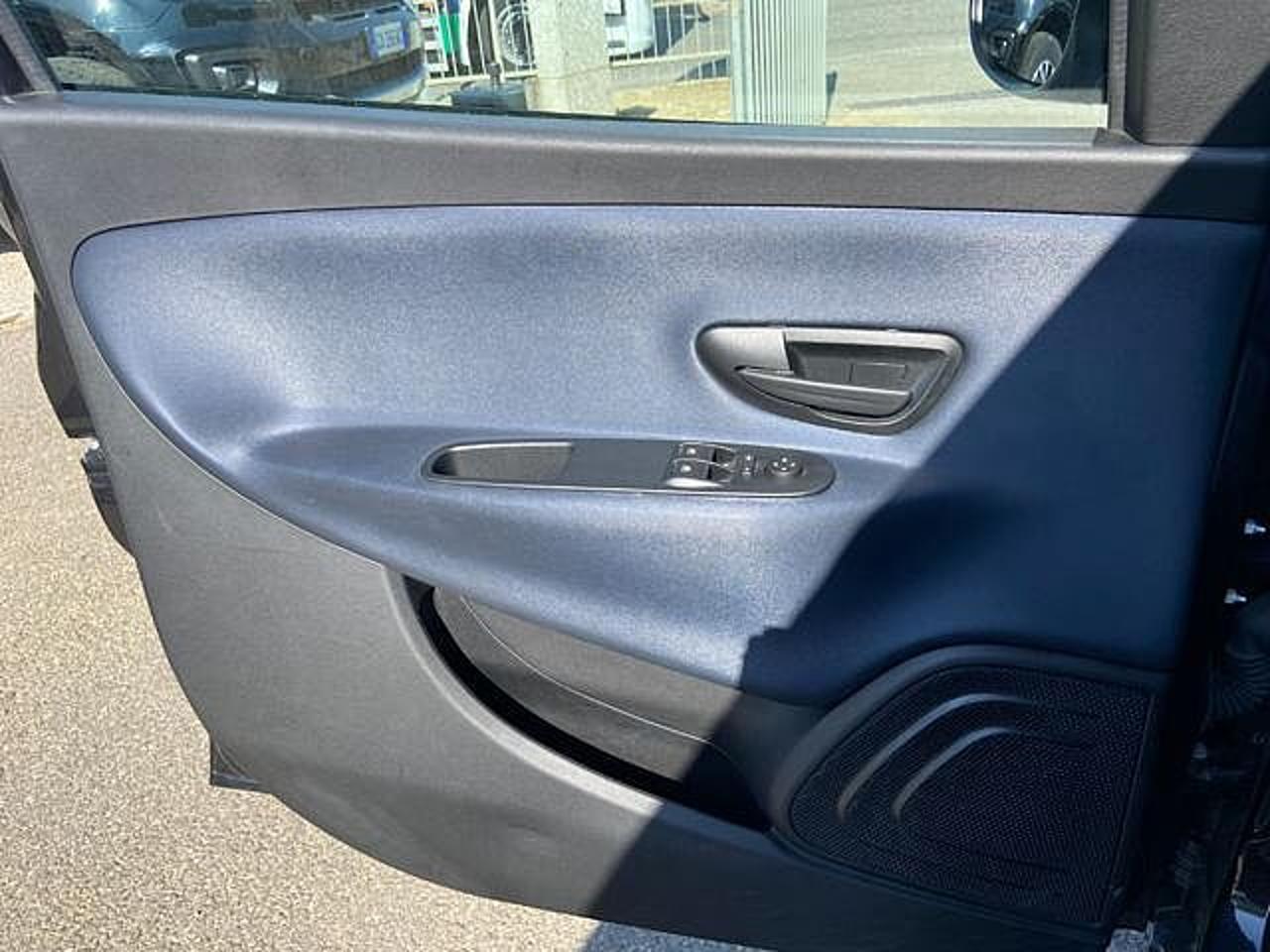 Lancia Lancia Ypsilon usata 23