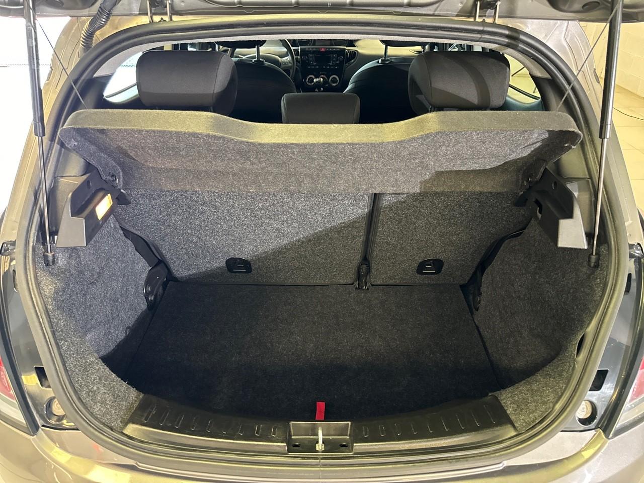 Lancia Lancia Ypsilon usata, con conness.dispositivi est.intrattenimento include porta usb anteriore, 1 e 0
