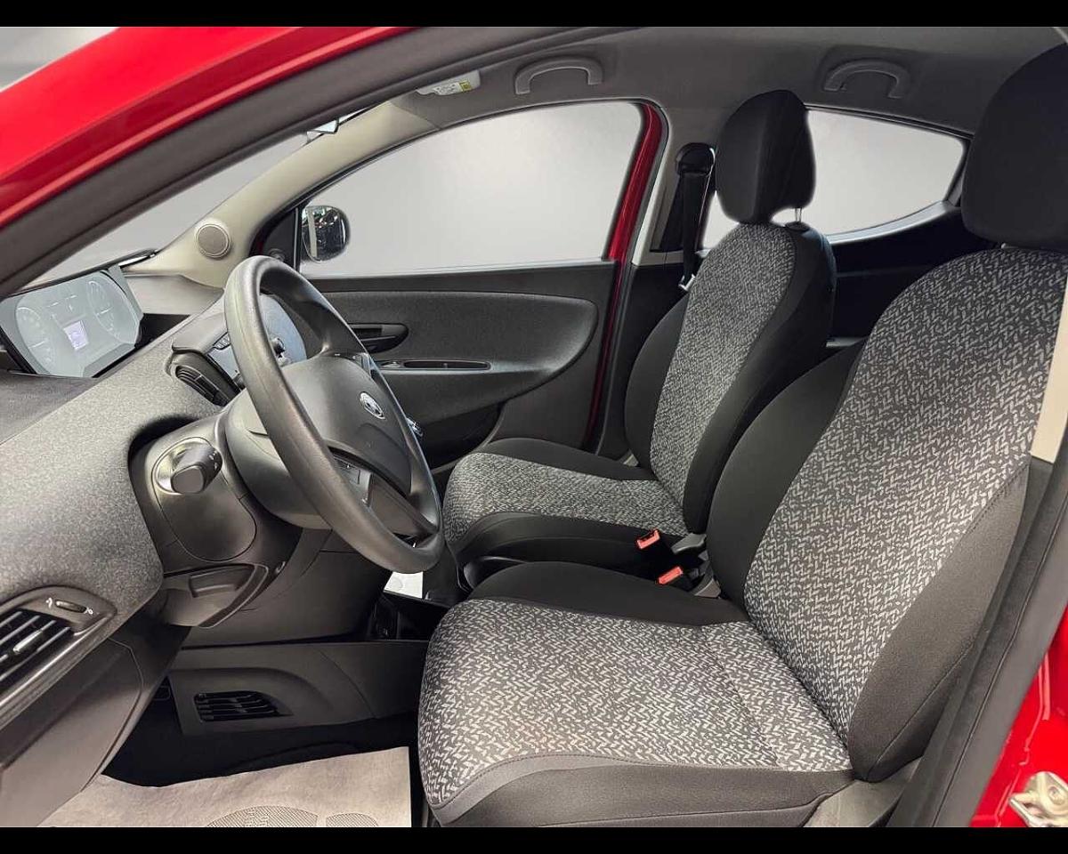 Lancia Lancia Ypsilon usata, con volante multifunzione