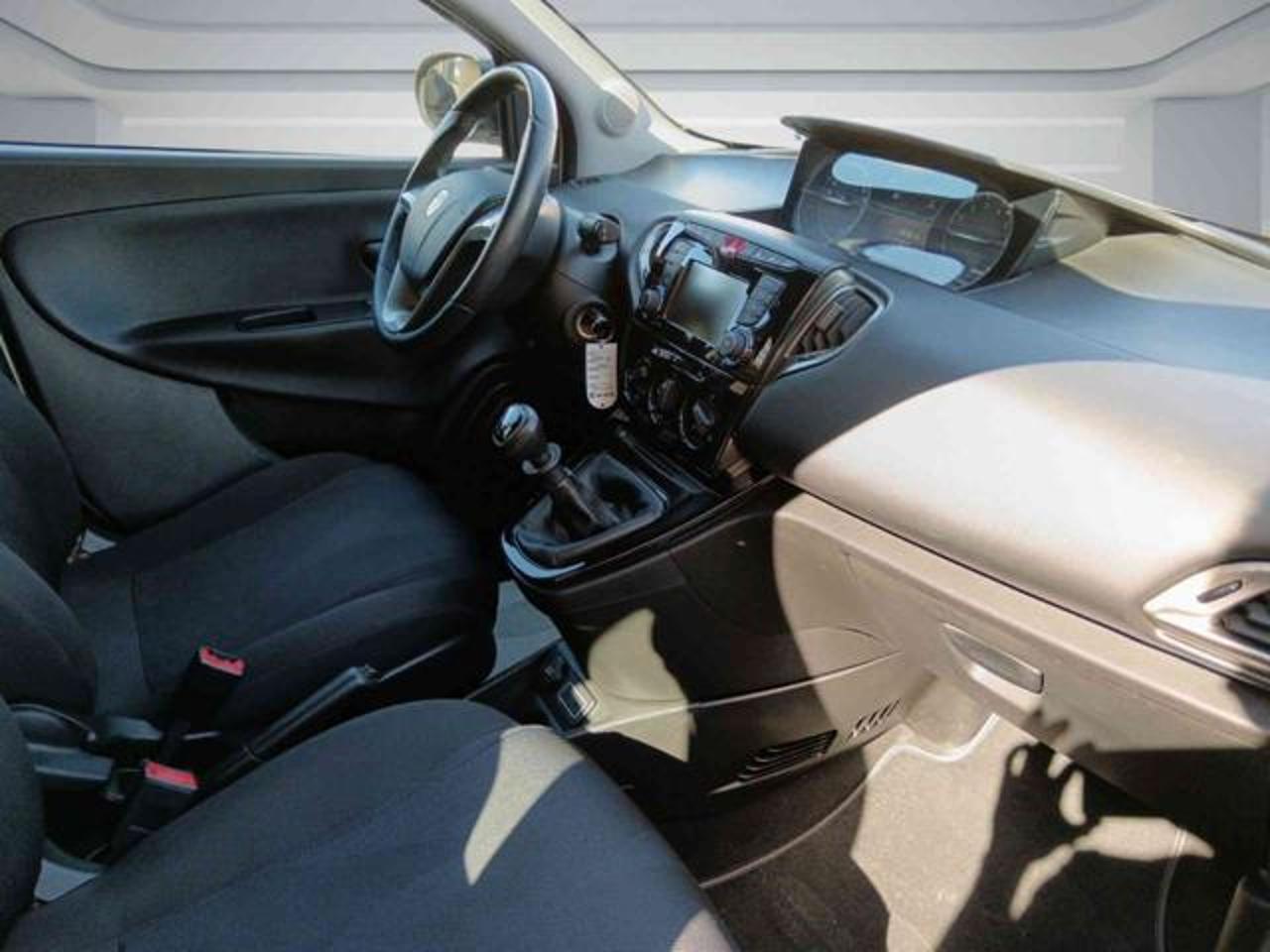 Lancia Lancia Ypsilon usata 12