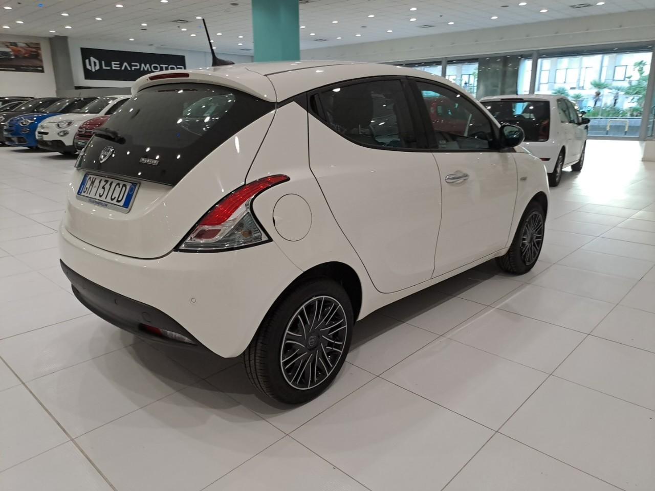 Lancia Lancia Ypsilon usata, con 7,00 display multifunzionale touch screen, plancia centrale 1, 17,8, fisso e no