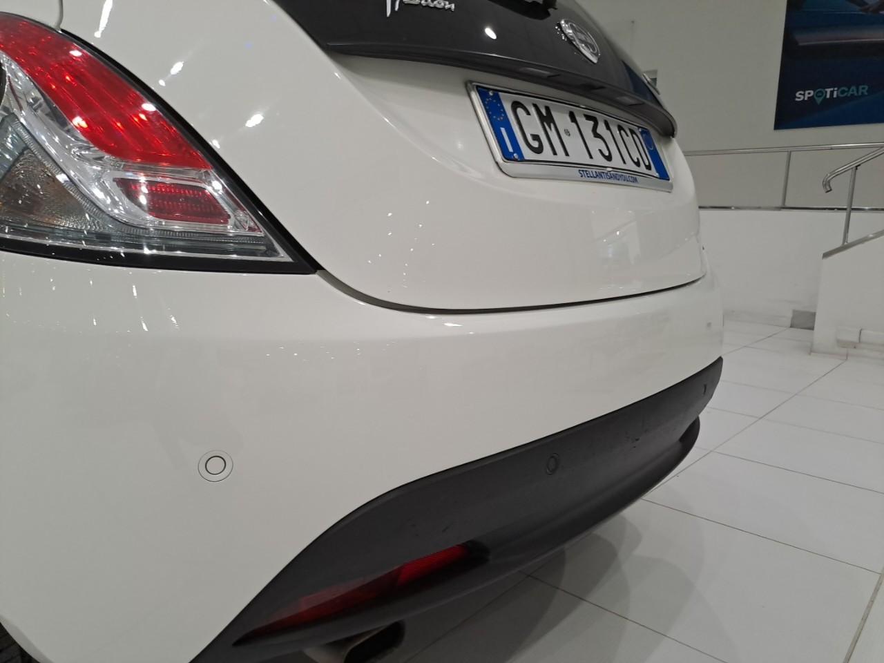 Lancia Lancia Ypsilon usata, con assistenza alla frenata di emergenza