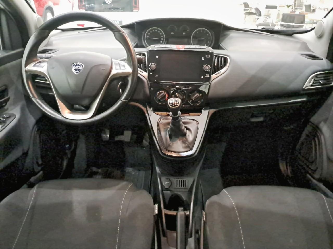 Lancia Lancia Ypsilon usata, con computer con consumo medio