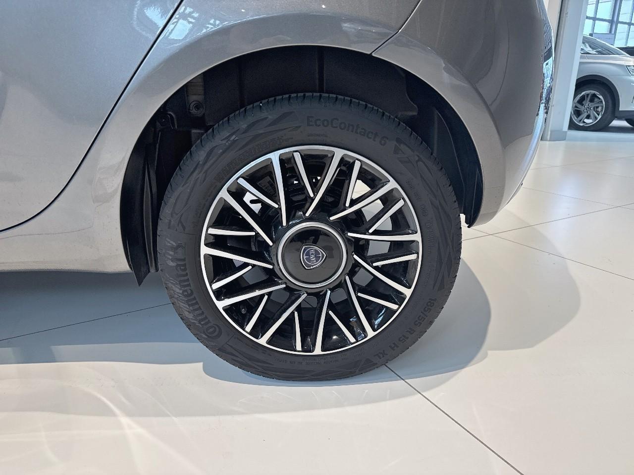 Lancia Lancia Ypsilon usata, con 6 altoparlanti