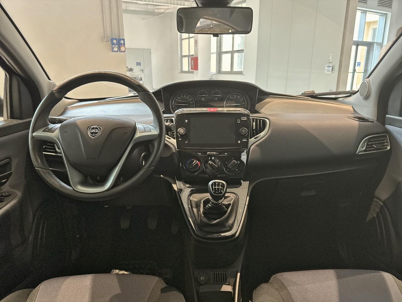 Lancia Lancia Ypsilon usata, con computer con consumo medio
