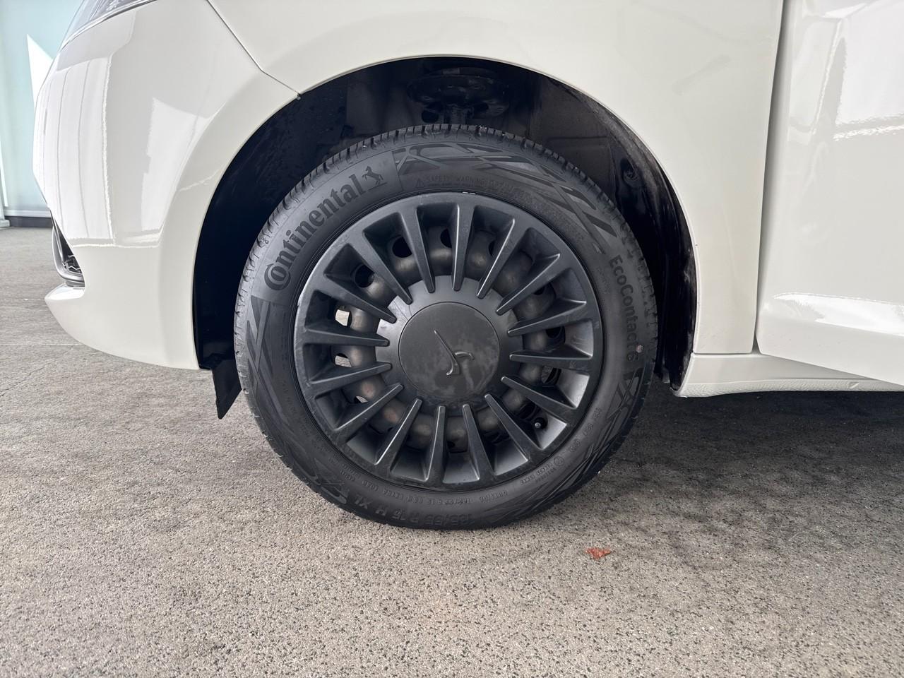 Lancia Lancia Ypsilon usata, con 6 altoparlanti