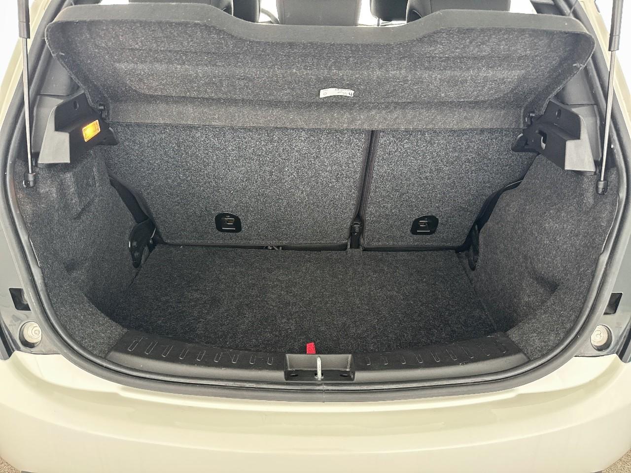 Lancia Lancia Ypsilon usata, con conness.dispositivi est.intrattenimento include porta usb anteriore