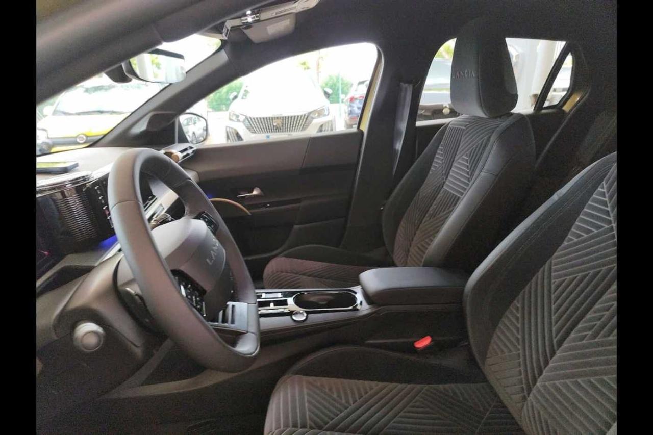 Lancia Lancia Ypsilon usata, con interno blue