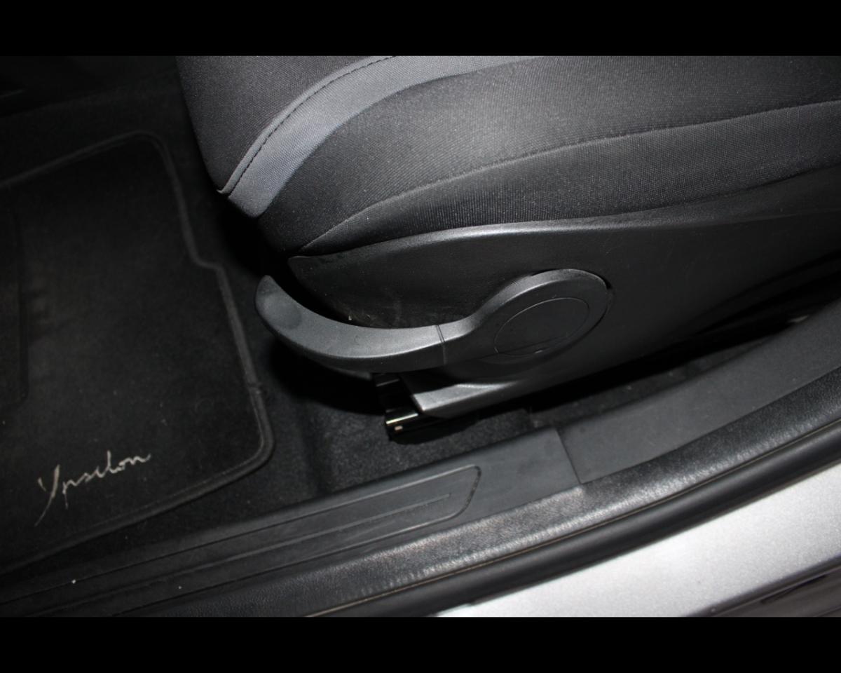 Lancia Lancia Ypsilon usata, con Isofix