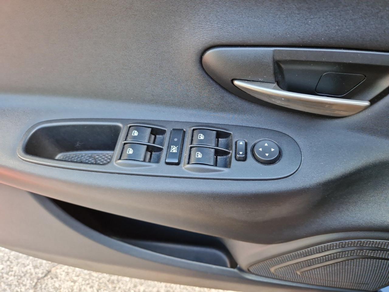 Lancia Lancia Ypsilon usata, con Isofix