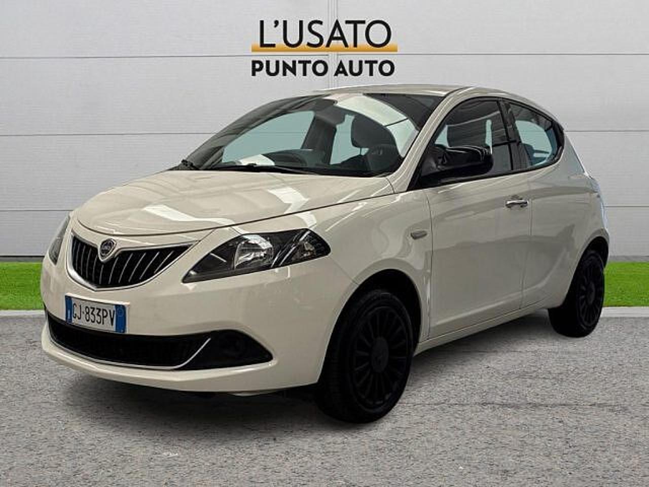 lancia ypsilon ypsilon 1.0 hybrid ecochic silver usata