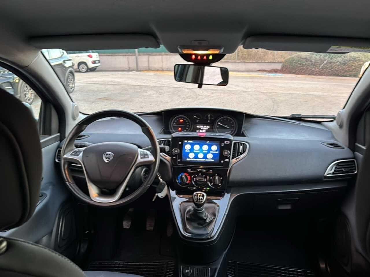 Lancia Lancia Ypsilon usata 24