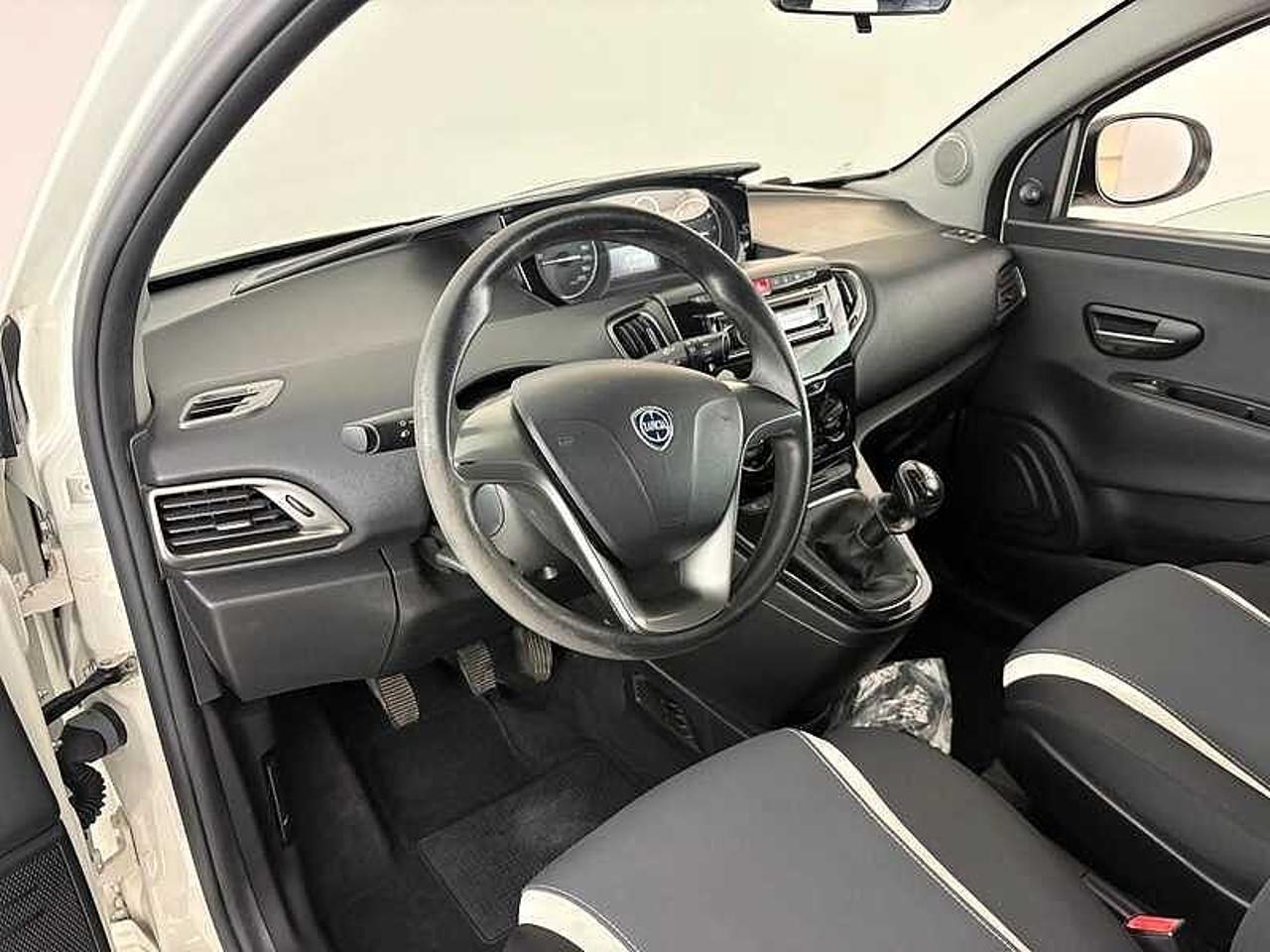 Lancia Lancia Ypsilon usata 16