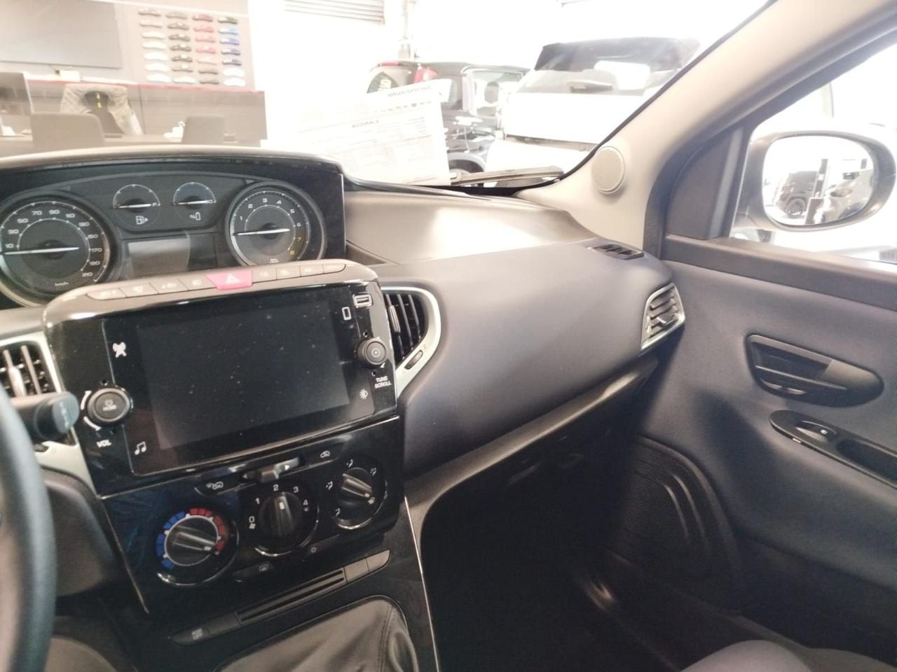 Lancia Lancia Ypsilon usata 12