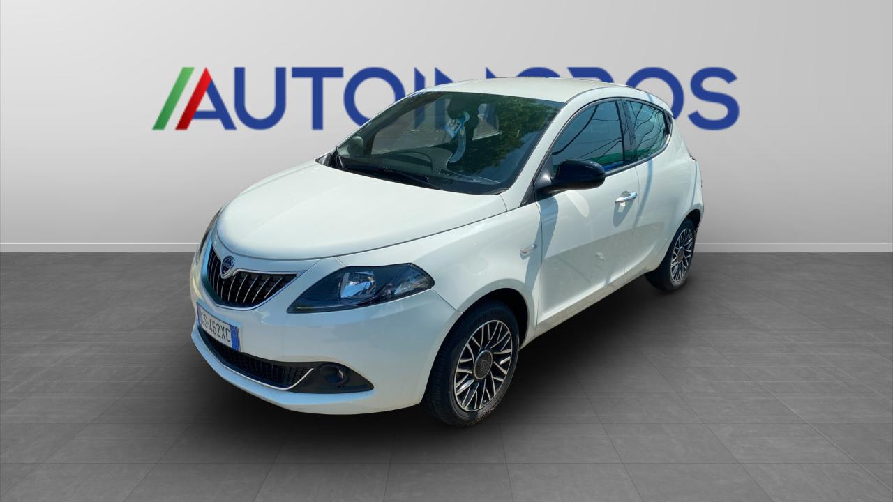 lancia ypsilon ypsilon iii 2021 1.0 firefly hybrid platino s and s 70cv usata