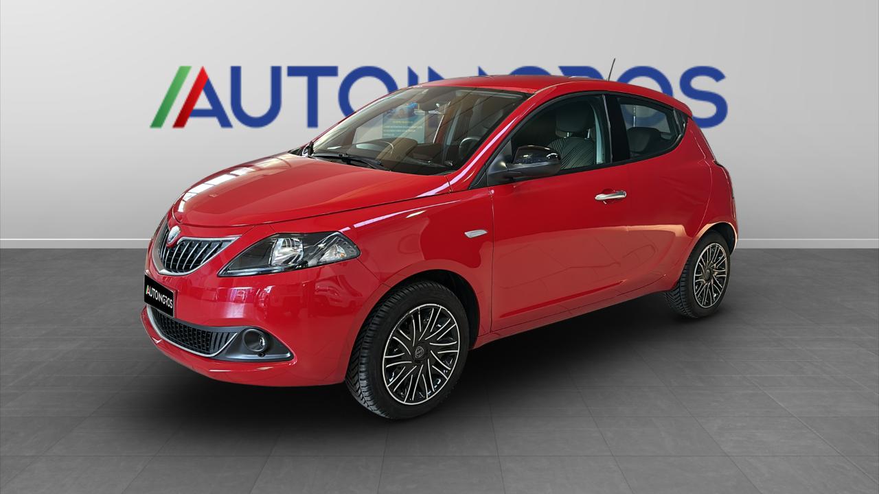 lancia ypsilon ypsilon iii 2021 1.0 firefly hybrid gold s and s 70cv 5p.t usata