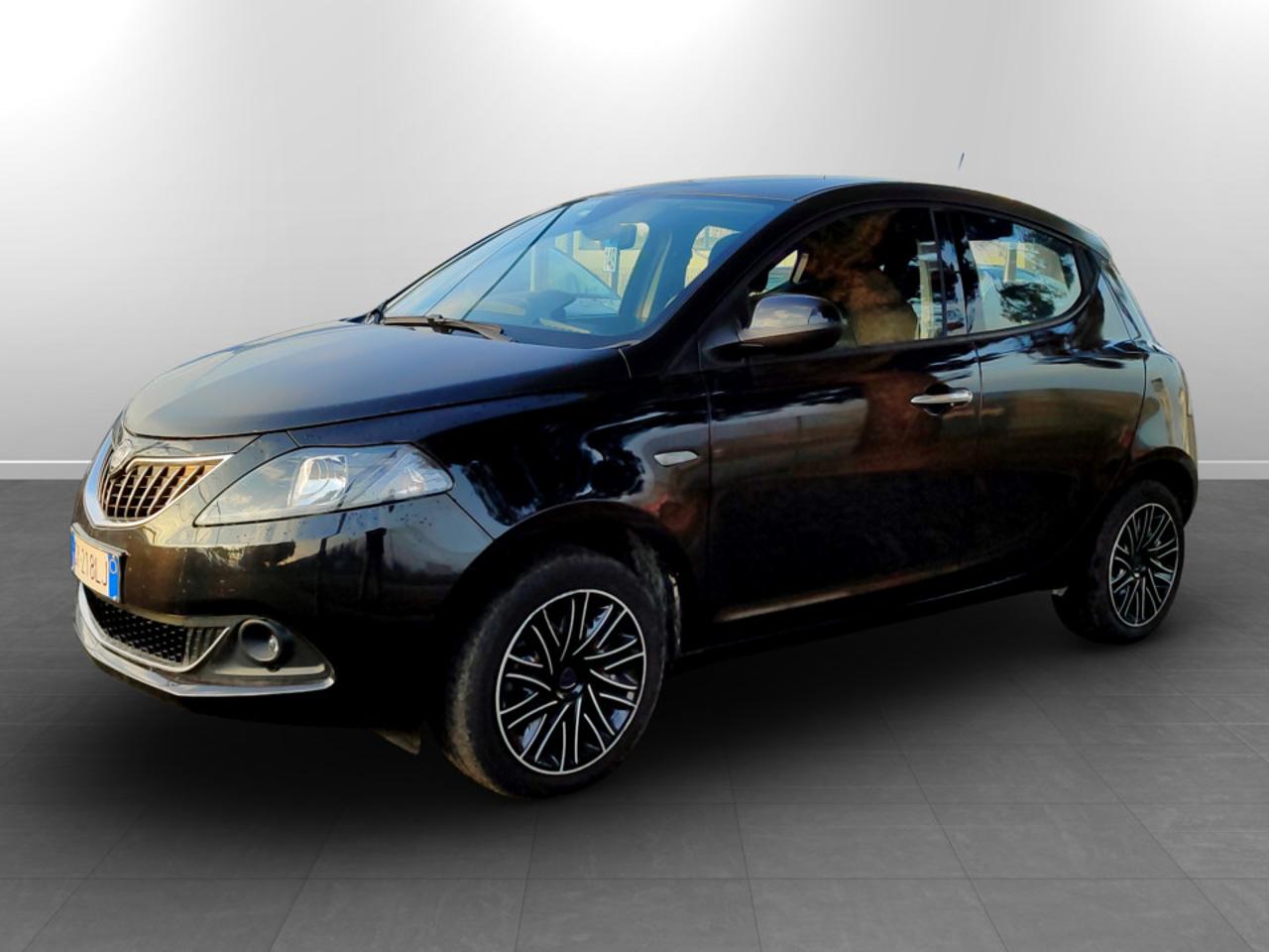 lancia ypsilon ypsilon iii 2021 1.0 firefly hybrid gold s and s 70cv usata