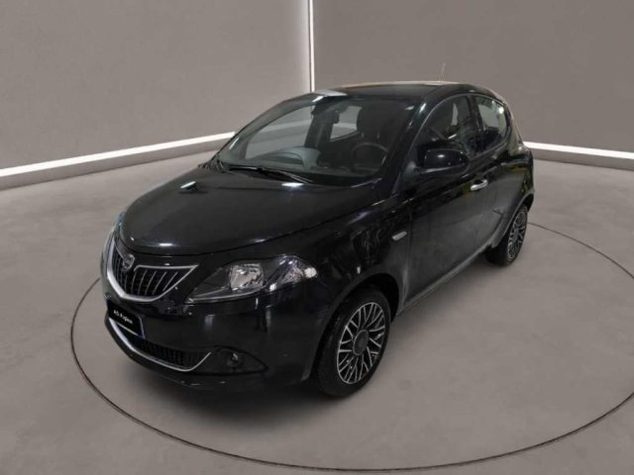 lancia ypsilon ypsilon 3�'� serie - 1.0 firefly 5 porte s and s hybrid gol usata
